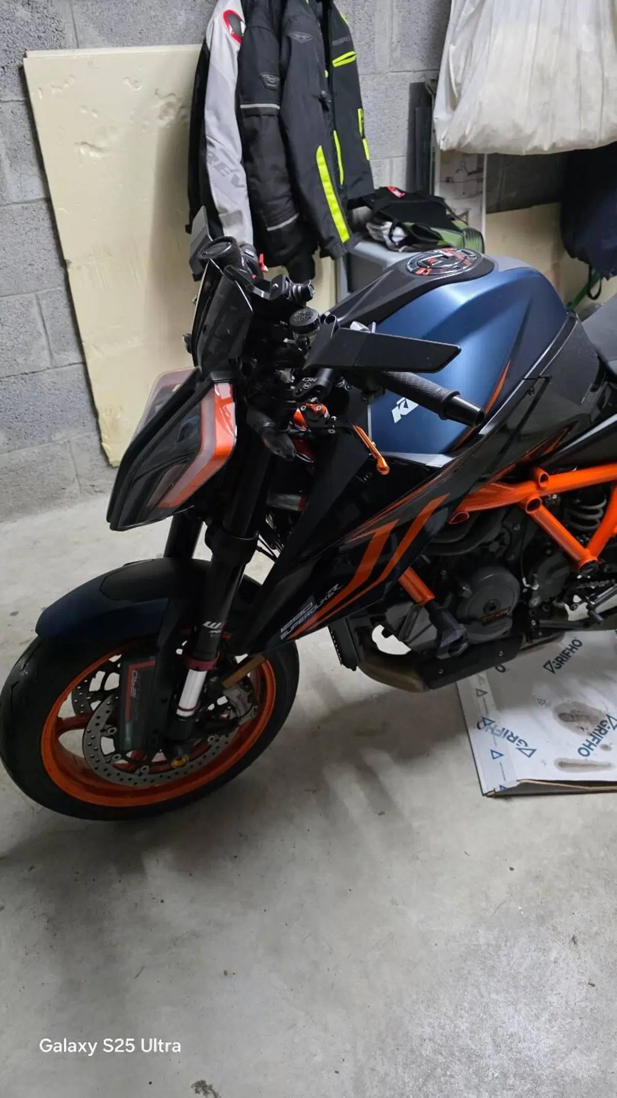 KTM 1290 Super Duke R (2022 - 23) (6)