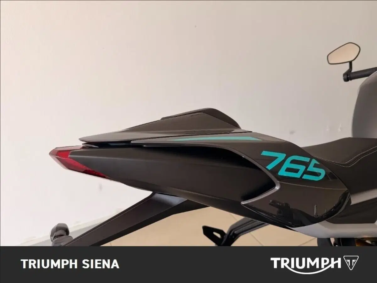 Triumph Street Triple 765 RS (2023 - 26) (10)