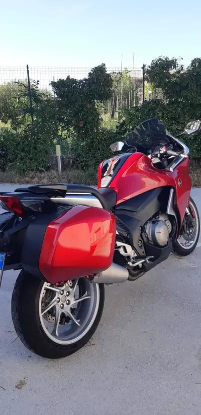 Honda VFR 1200 F ABS (2009 - 16) usata