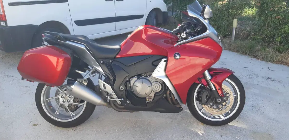 Honda VFR 1200 F ABS (2009 - 16) (2)