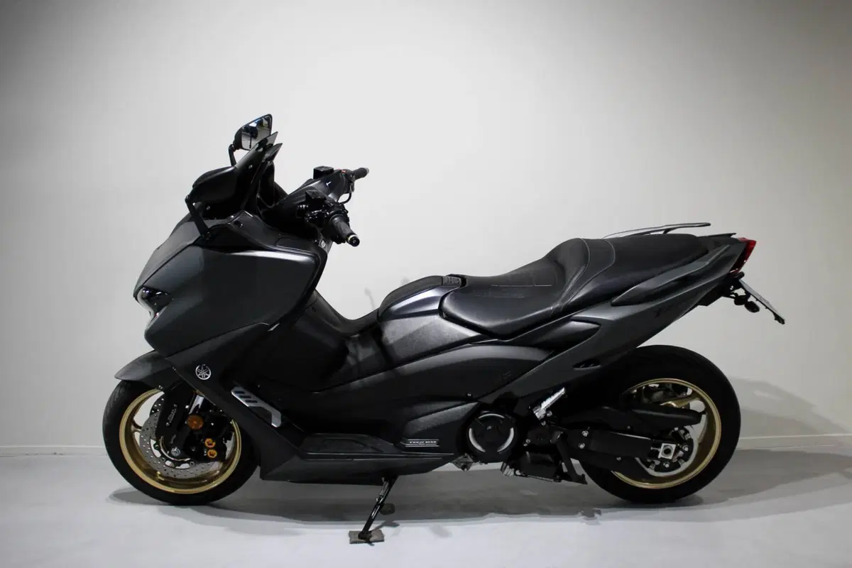 Yamaha T-Max 560 (2020 - 21) (4)