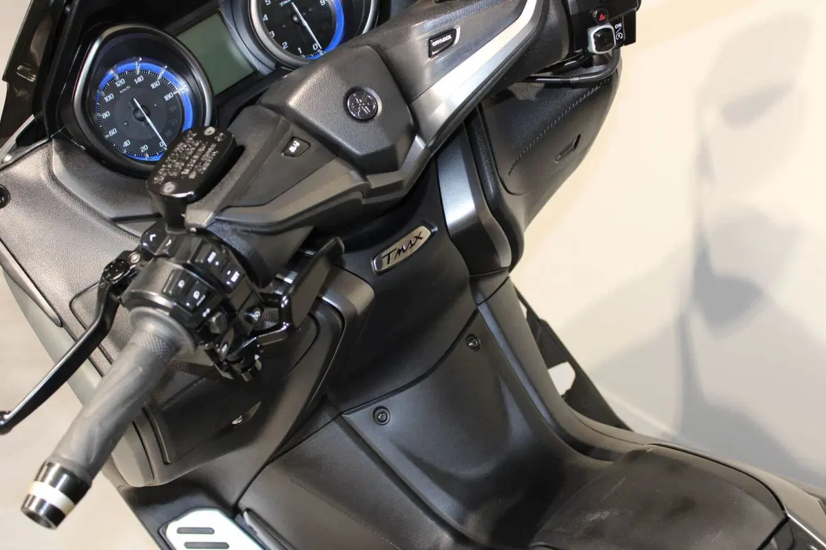 Yamaha T-Max 560 (2020 - 21) (5)