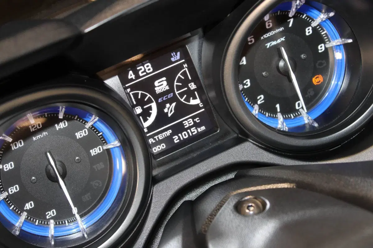 Yamaha T-Max 560 (2020 - 21) (6)