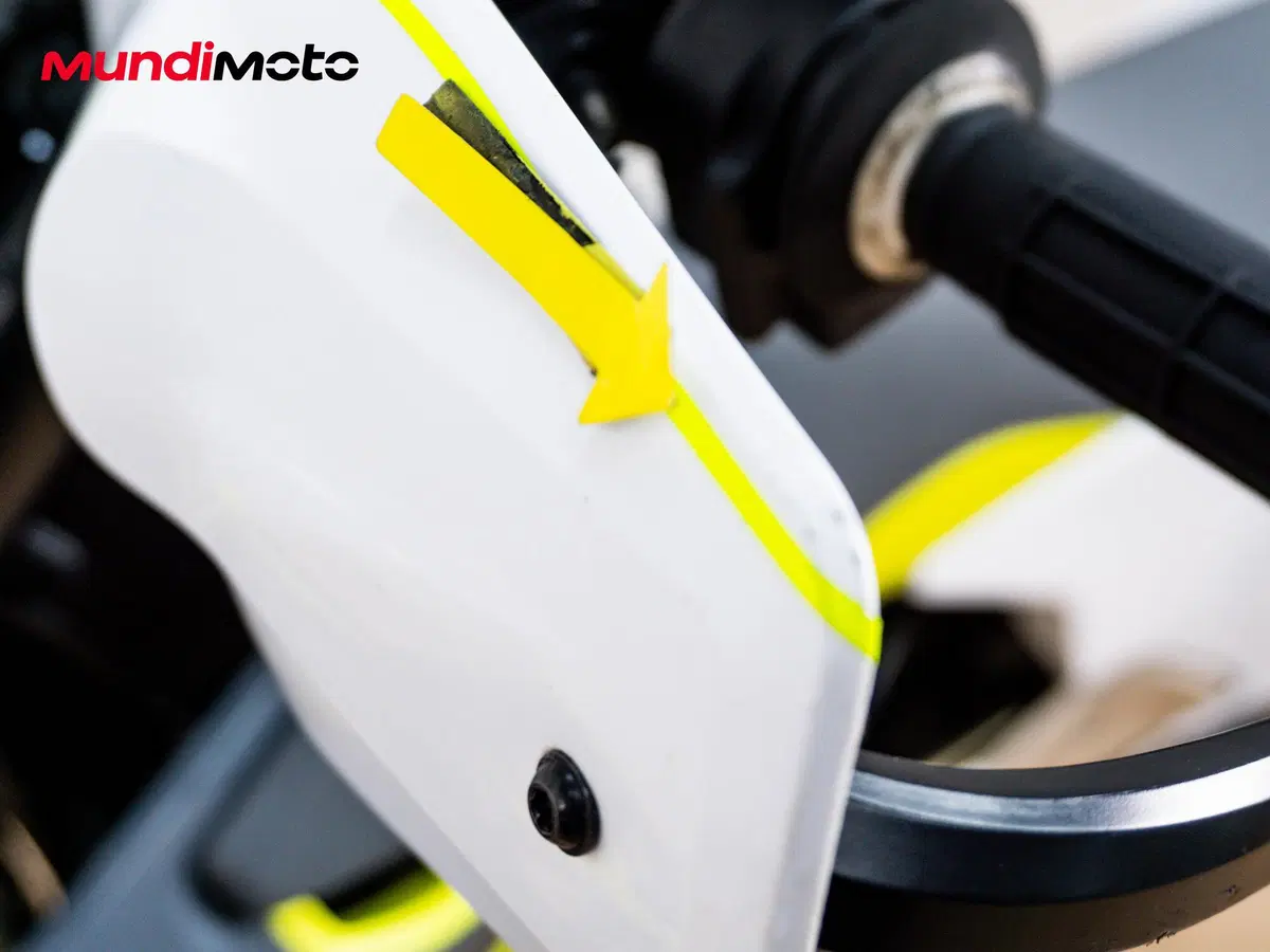 Husqvarna 701 Supermoto (2016) (15)