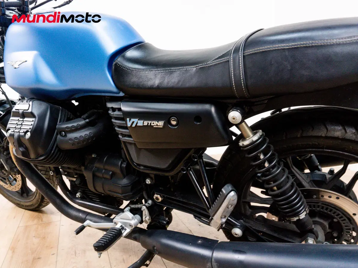 Moto Guzzi V7 Stone (2012 - 15) (10)