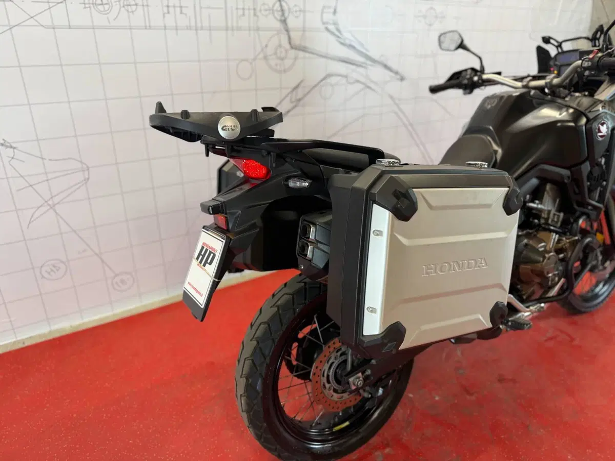 Honda Africa Twin CRF 1000L DCT ABS (2016 - 17) (11)