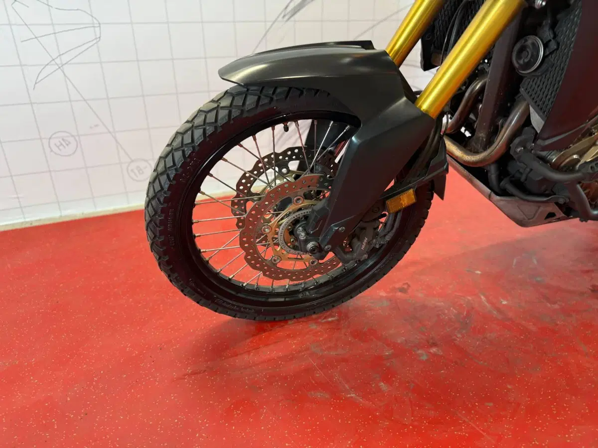 Honda Africa Twin CRF 1000L DCT ABS (2016 - 17) (12)