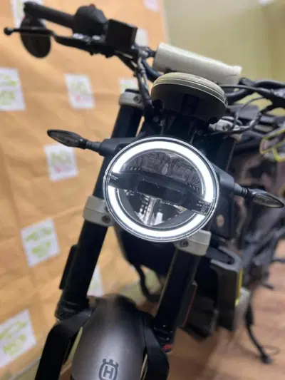 Husqvarna Svartpilen 401 (2018 - 19) usata