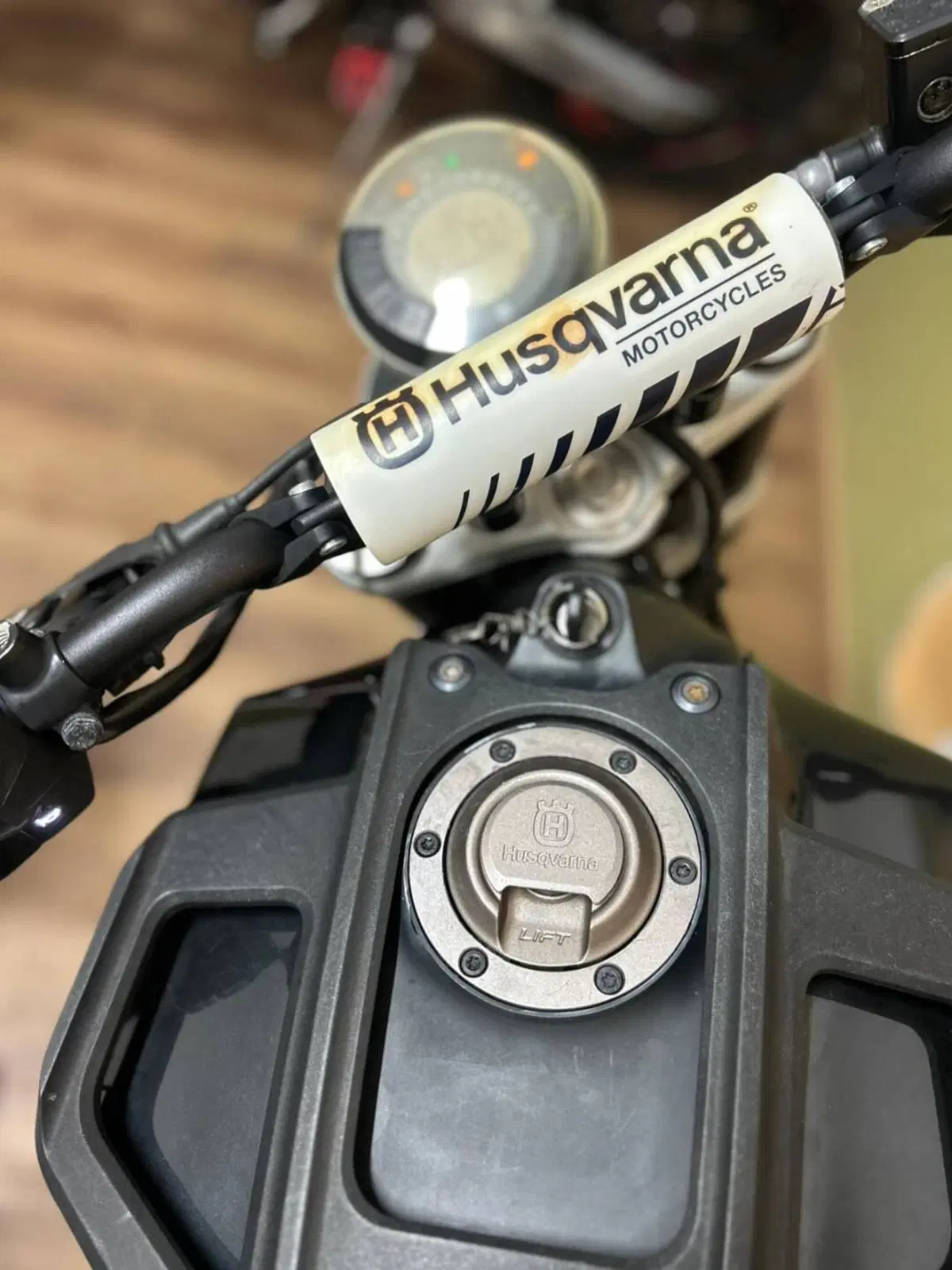 Husqvarna Svartpilen 401 (2018 - 19) (5)