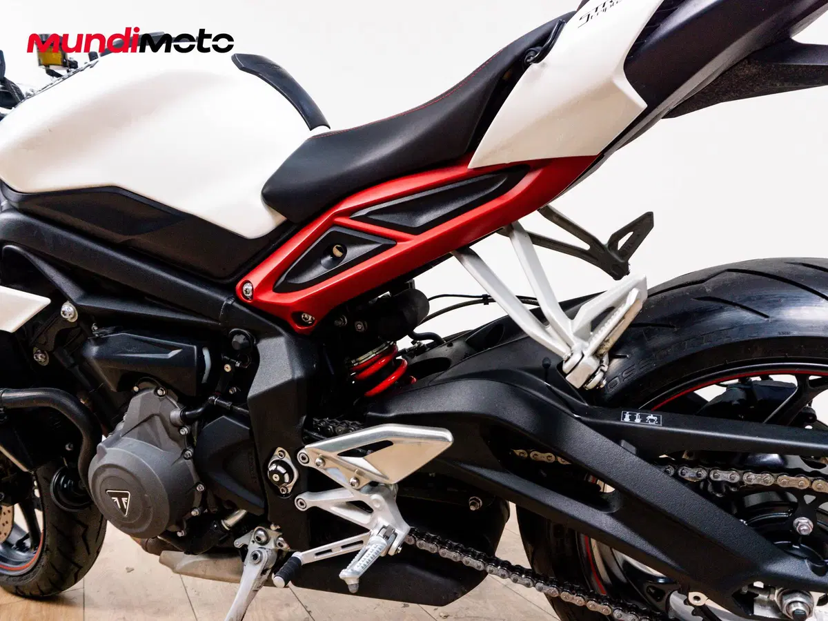 Triumph Street Triple 765 R (2023 - 26) (10)