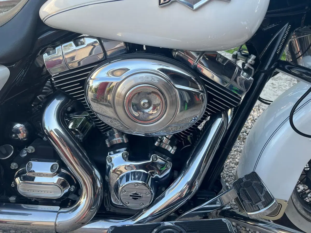 Harley-Davidson 103 Road King Classic (2014 - 16) - FLHRC (6)