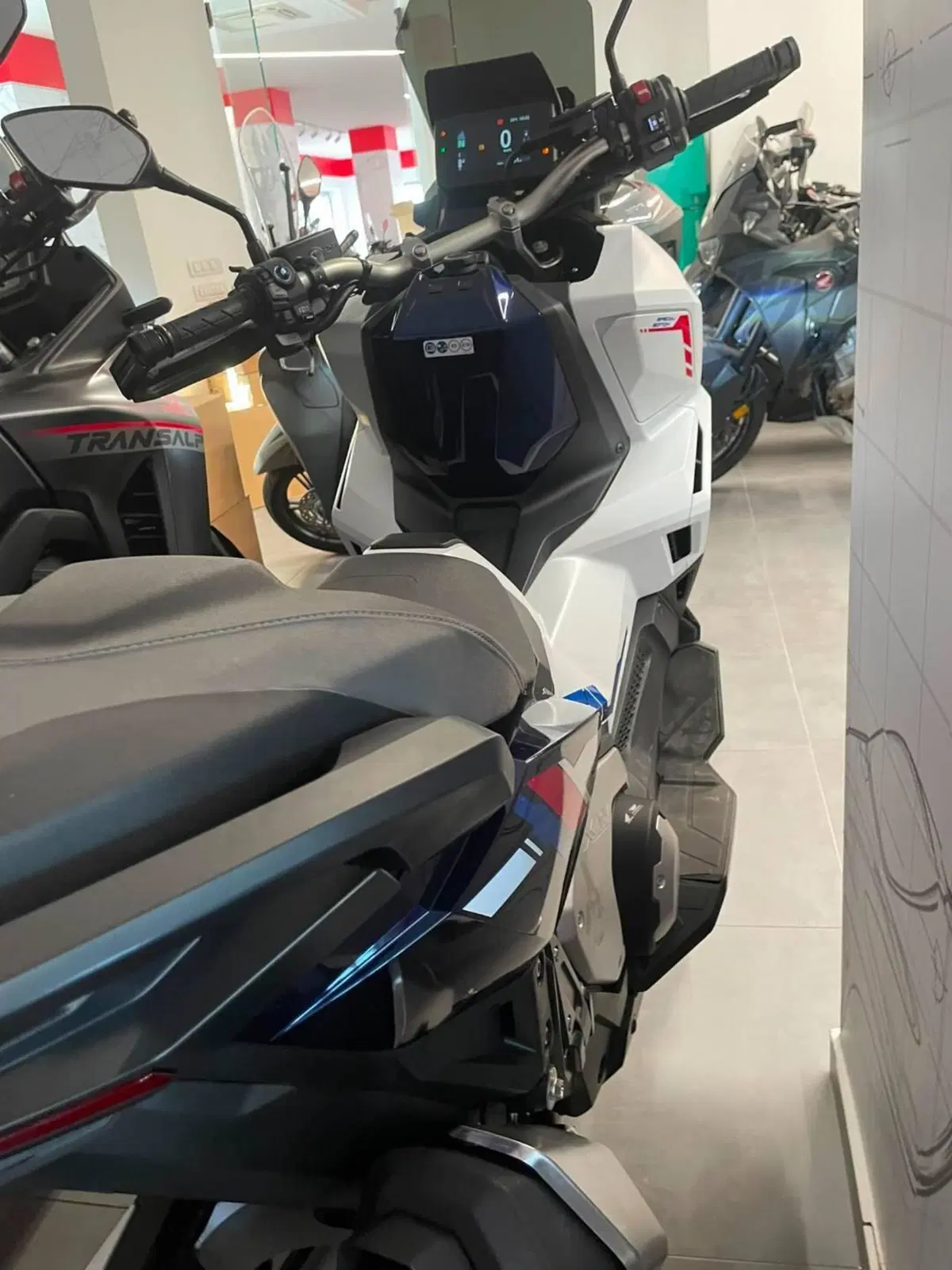 Honda X-ADV 750 (2025 - 26) (2)
