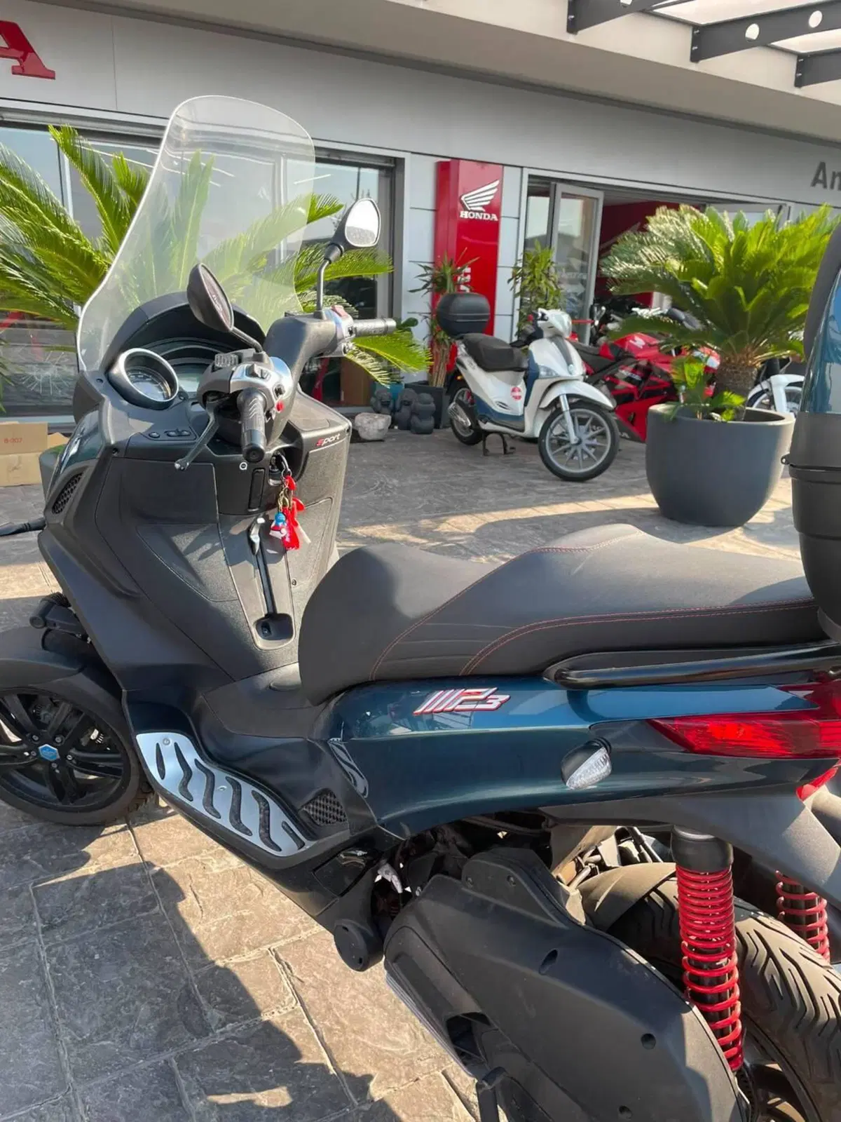 Piaggio MP3 300 ABS Hpe (2021 - 24) (2)