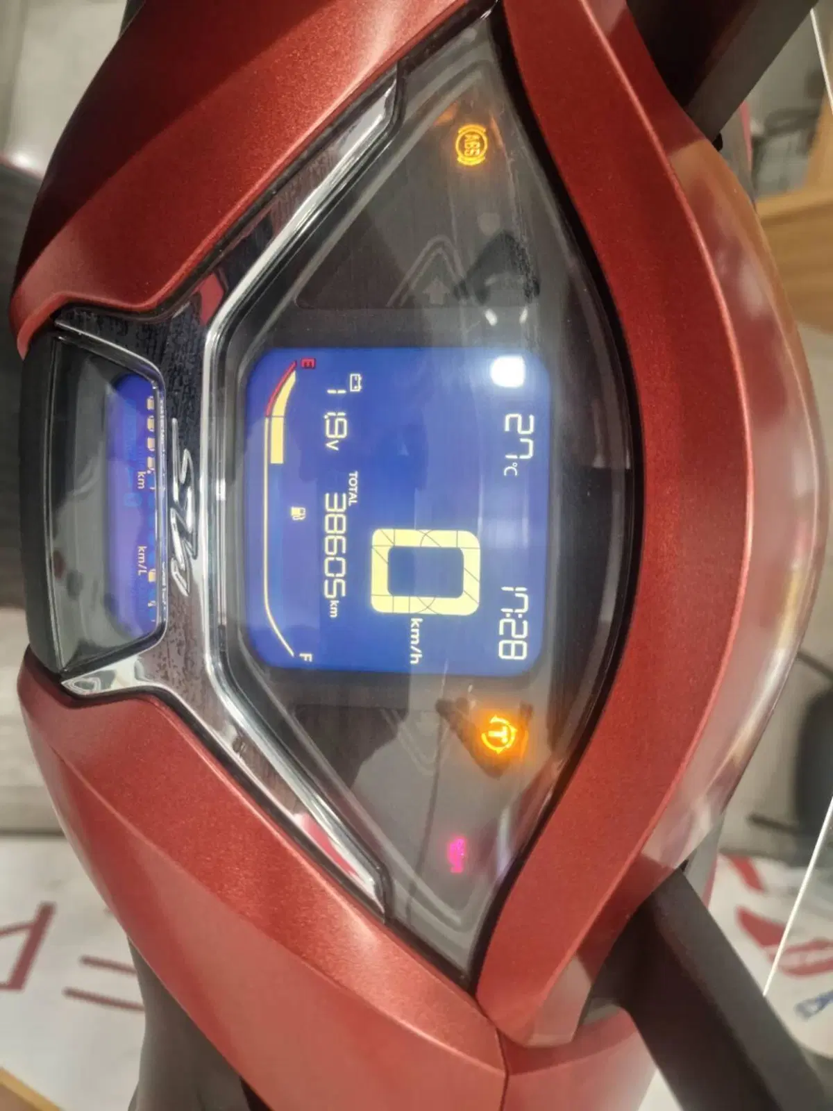 Honda SH 350 (2021 - 24) (9)