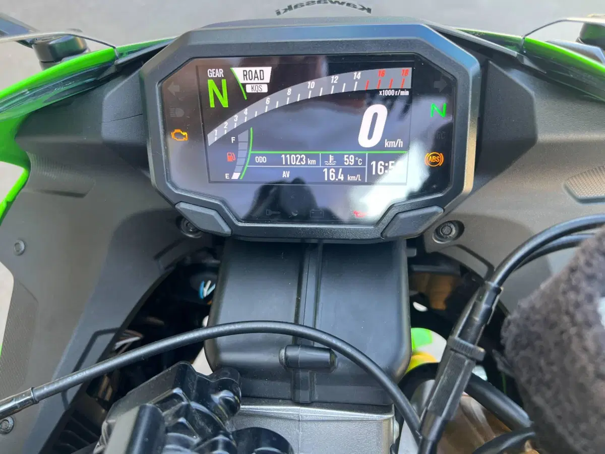 Kawasaki Ninja 636 ZX-6R (2024 - 26) (13)