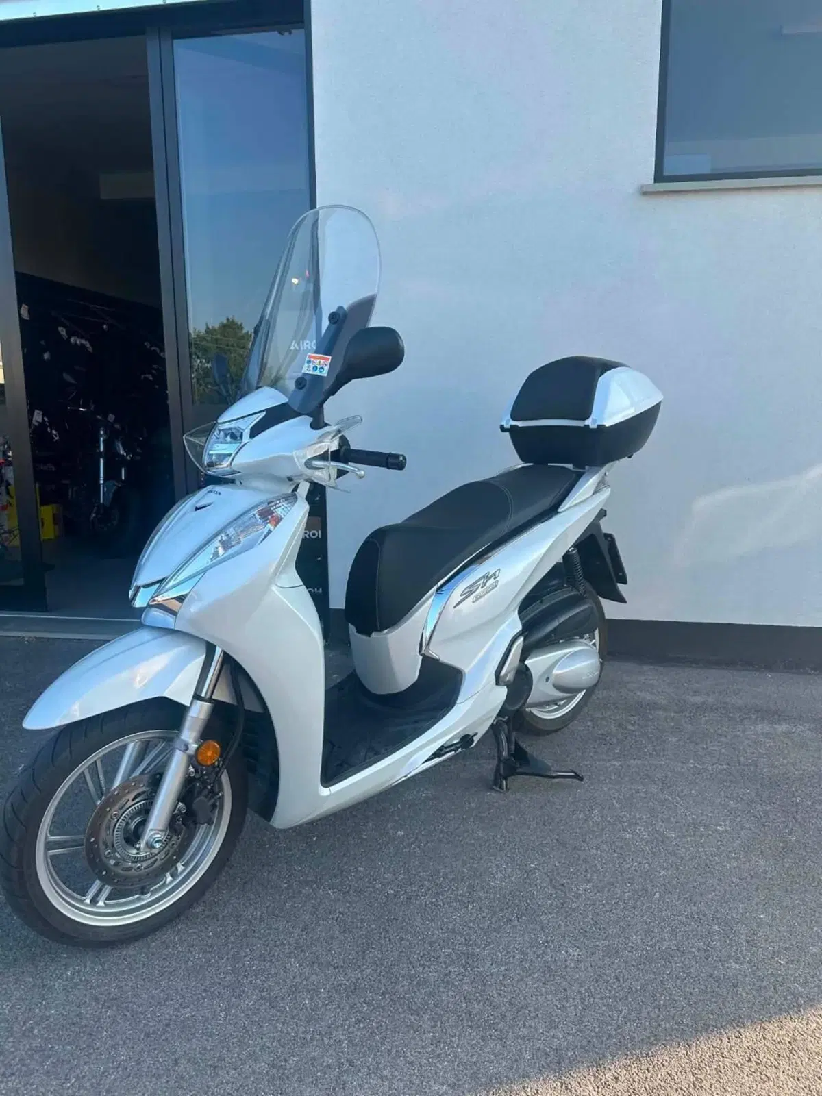 Honda SH 300 i ABS (2016 - 20) (2)