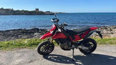 Ducati Hypermotard 698 Mono (2024 - 26) usata