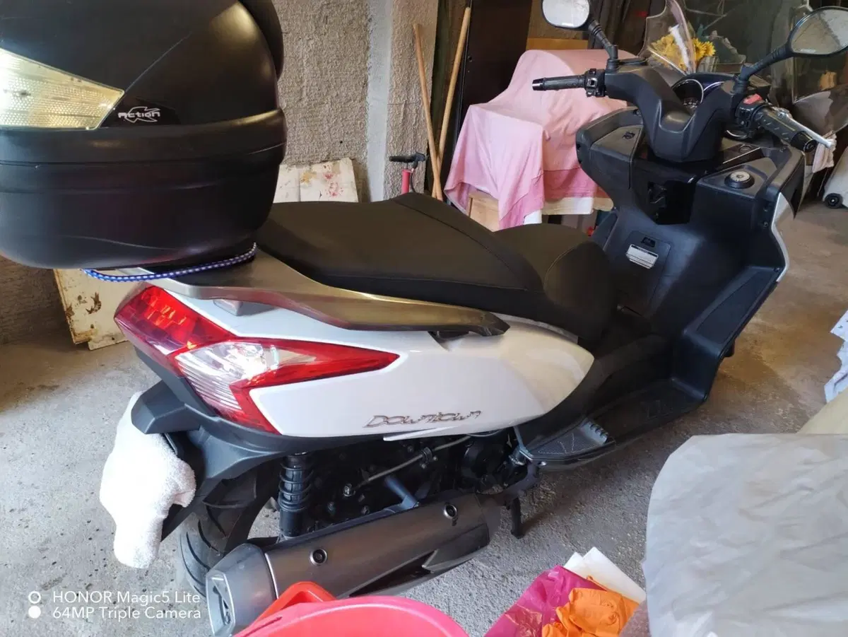 Kymco Downtown 200i (2009 - 16) (2)