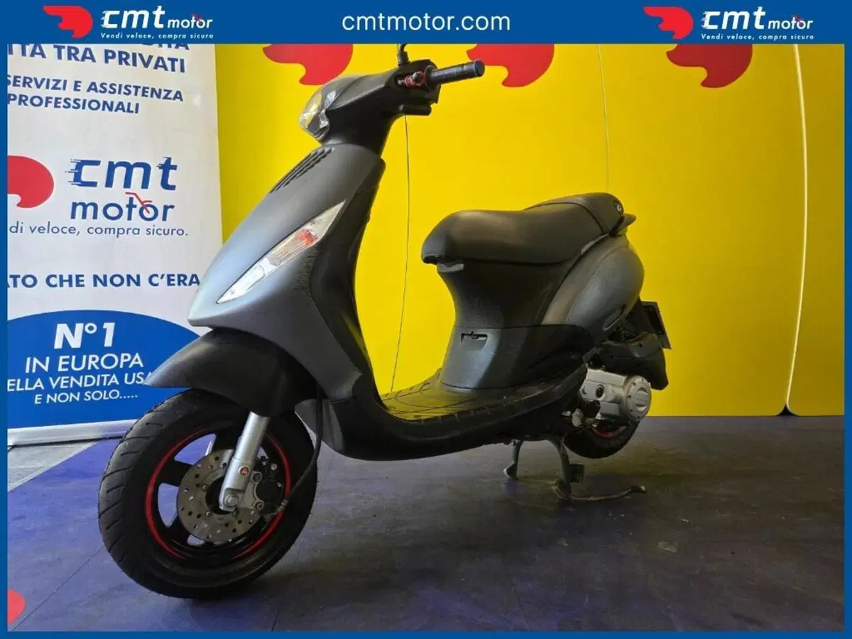 Piaggio Zip 50 4T (2021 - 25) (2)