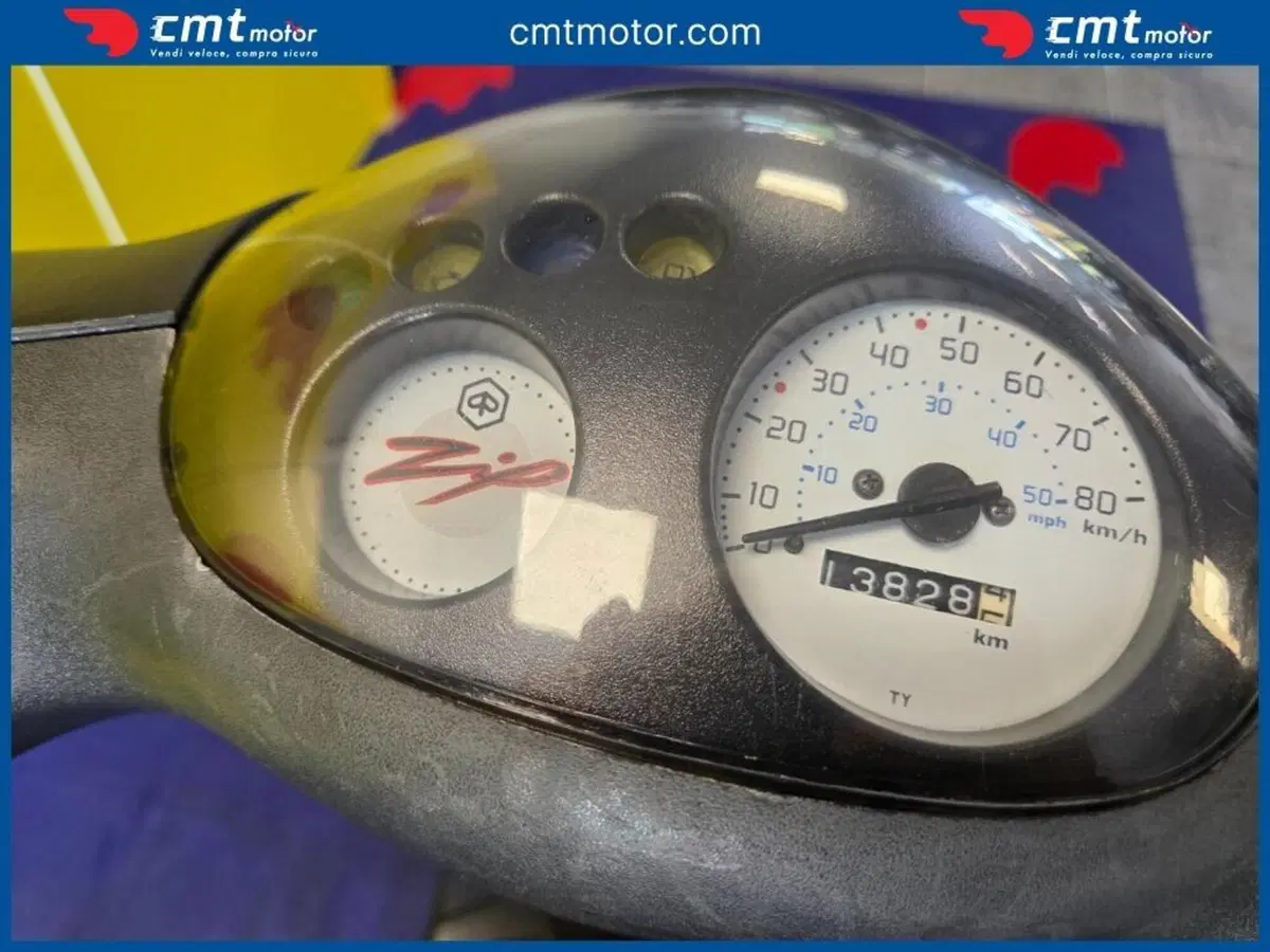 Piaggio Zip 50 4T (2021 - 25) (5)