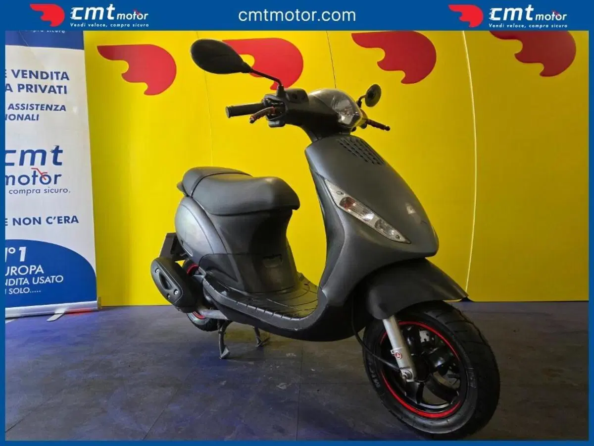 Piaggio Zip 50 4T (2021 - 25) (6)