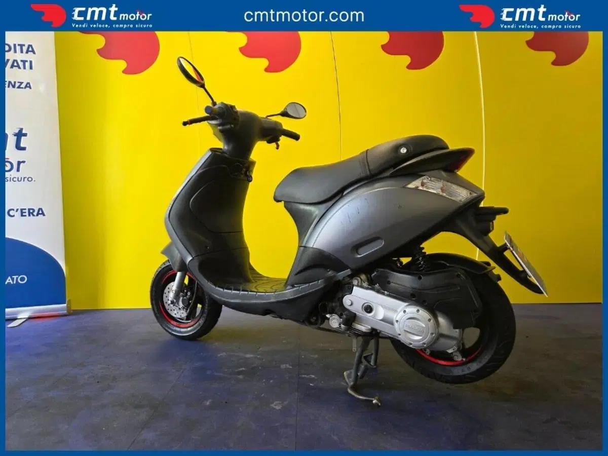 Piaggio Zip 50 4T (2021 - 25) (7)