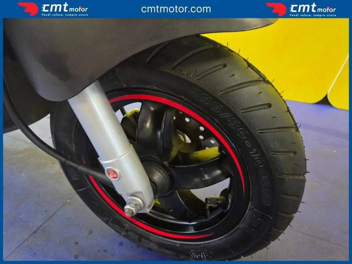 Piaggio Zip 50 4T (2021 - 25) (8)