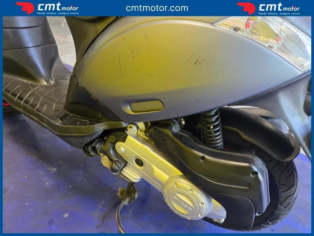 Piaggio Zip 50 4T (2021 - 25) (11)