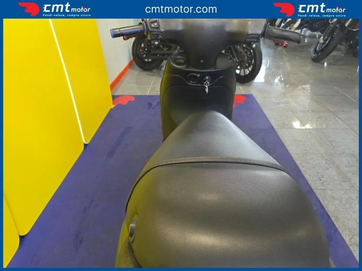 Piaggio Zip 50 4T (2021 - 25) (12)