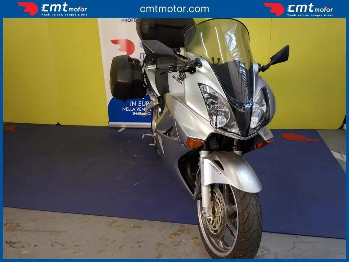 Honda VFR 800 (2002 - 05) (2)