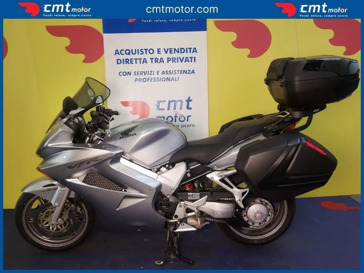 Honda VFR 800 (2002 - 05) (3)