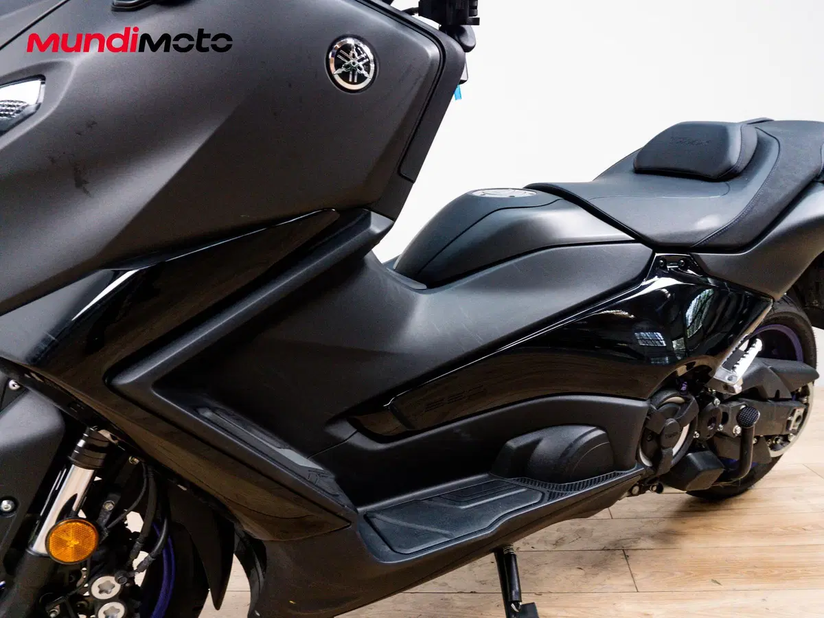 Yamaha T-Max 560 Tech Max (2025 - 26) (9)