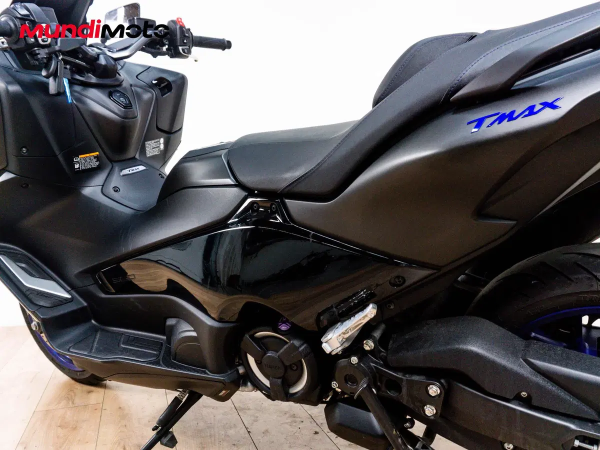 Yamaha T-Max 560 Tech Max (2025 - 26) (10)