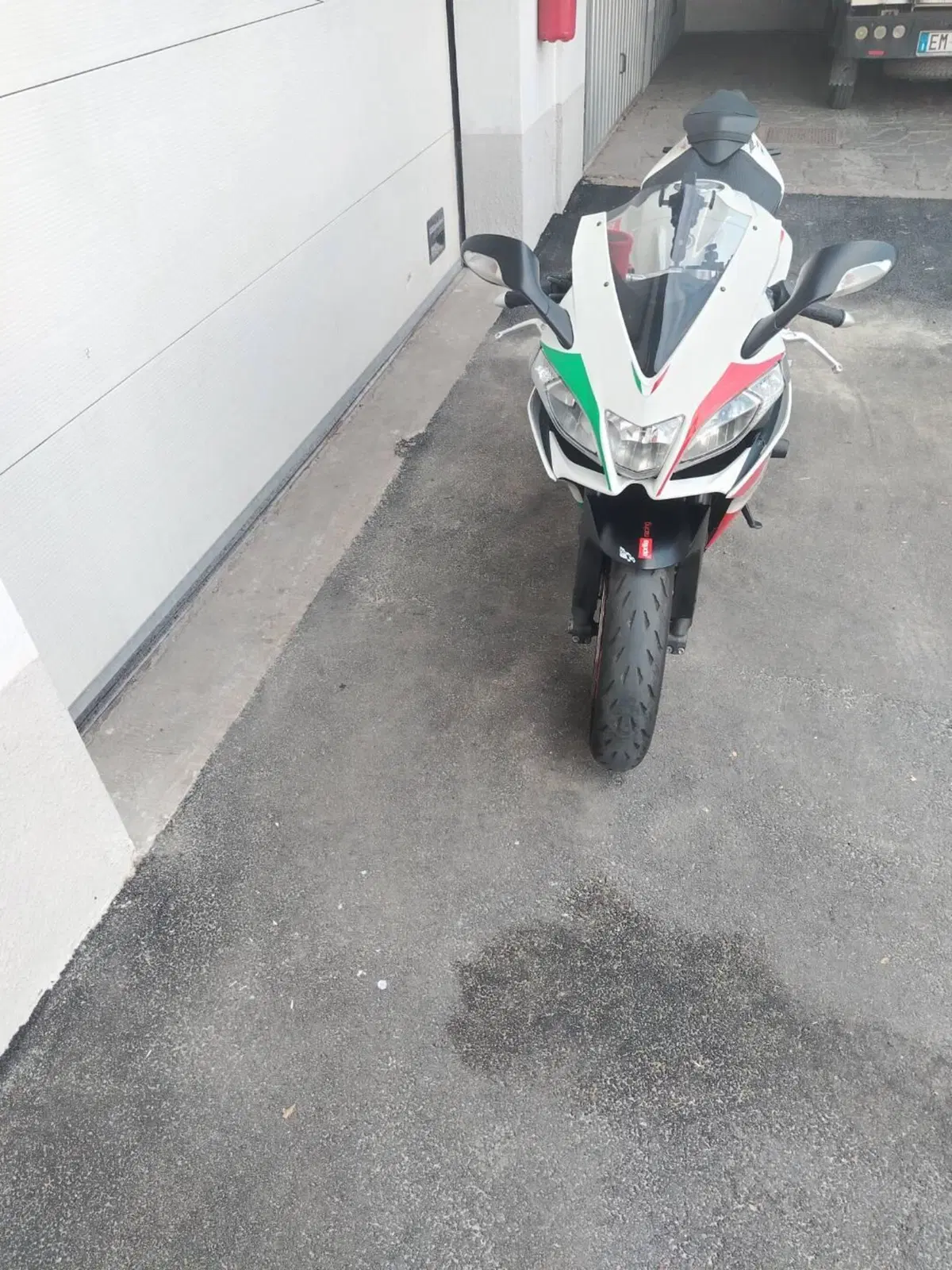 Aprilia RSV4 R (2009 - 12) (2)