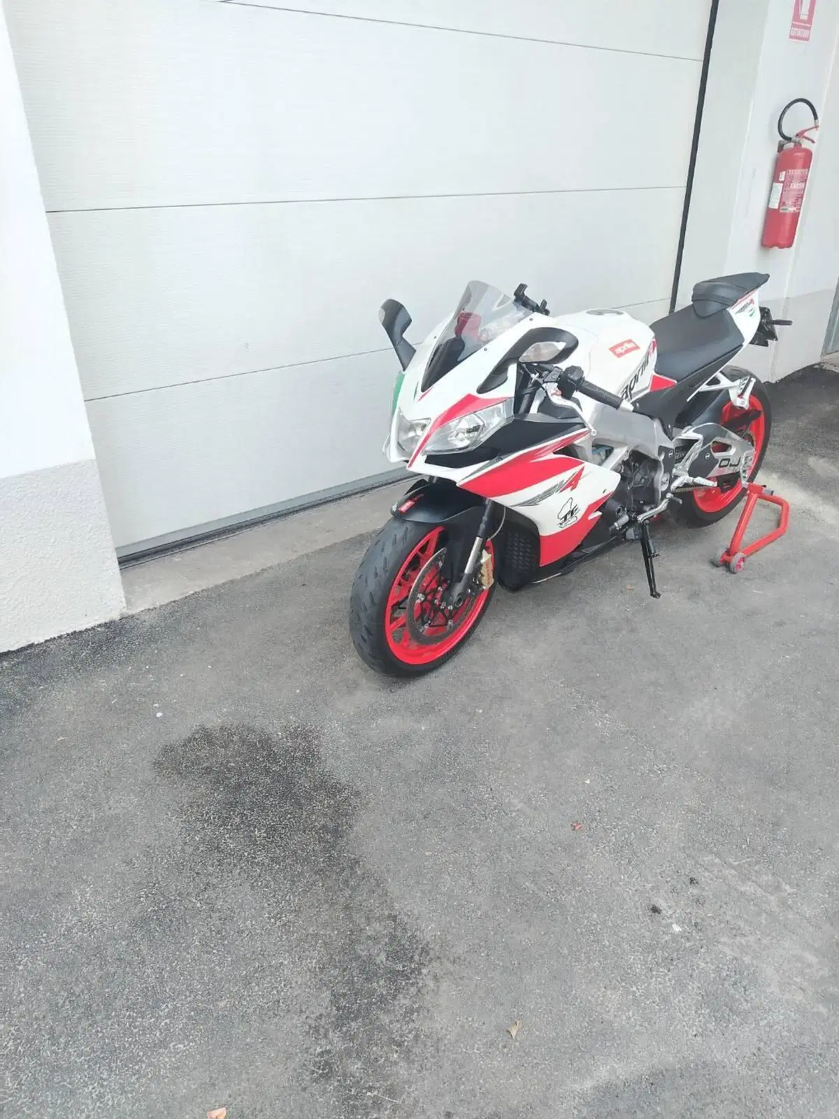 Aprilia RSV4 R (2009 - 12) (3)