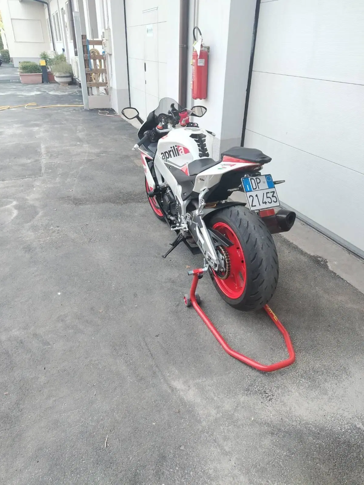 Aprilia RSV4 R (2009 - 12) (5)