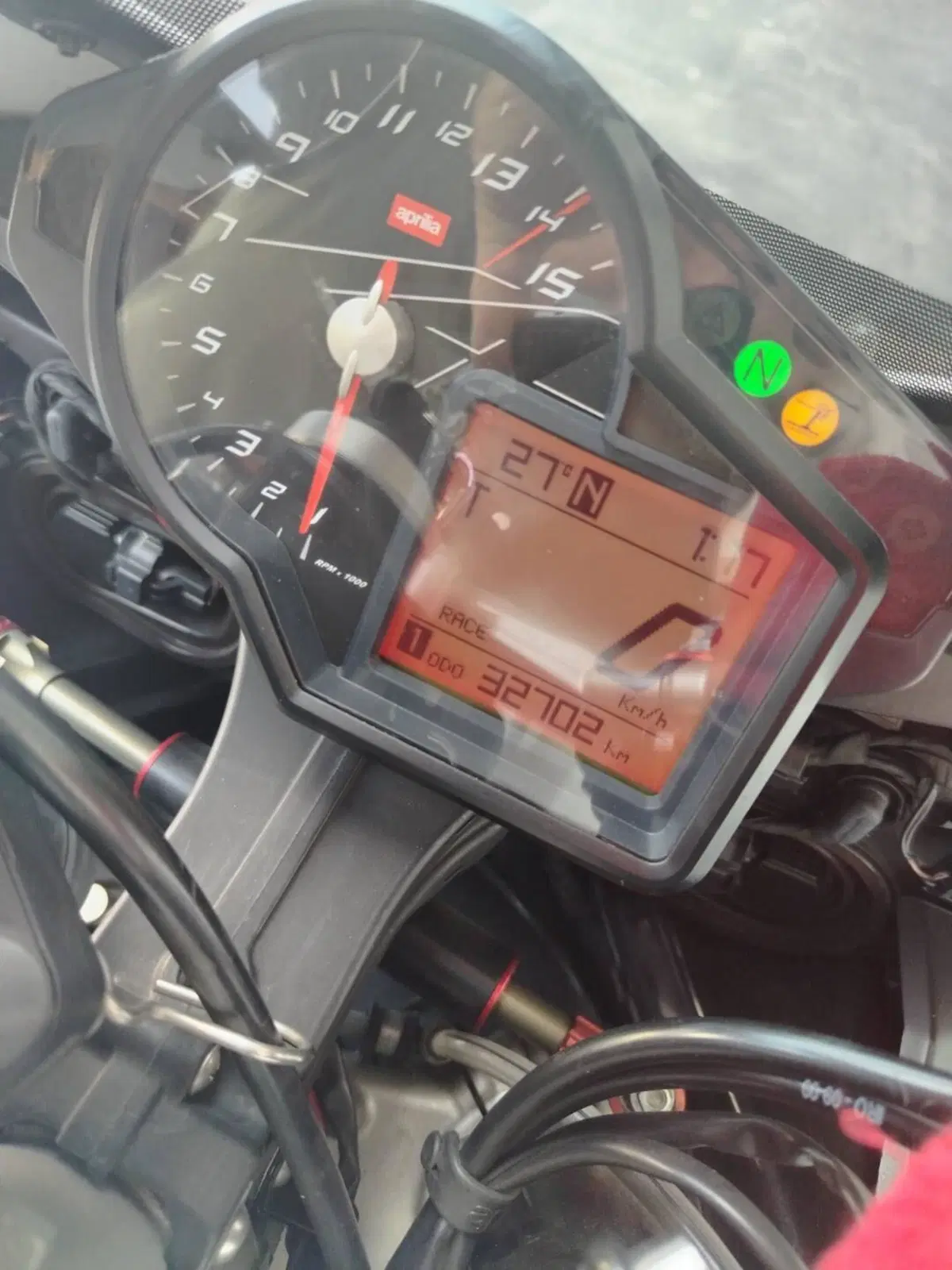 Aprilia RSV4 R (2009 - 12) (9)