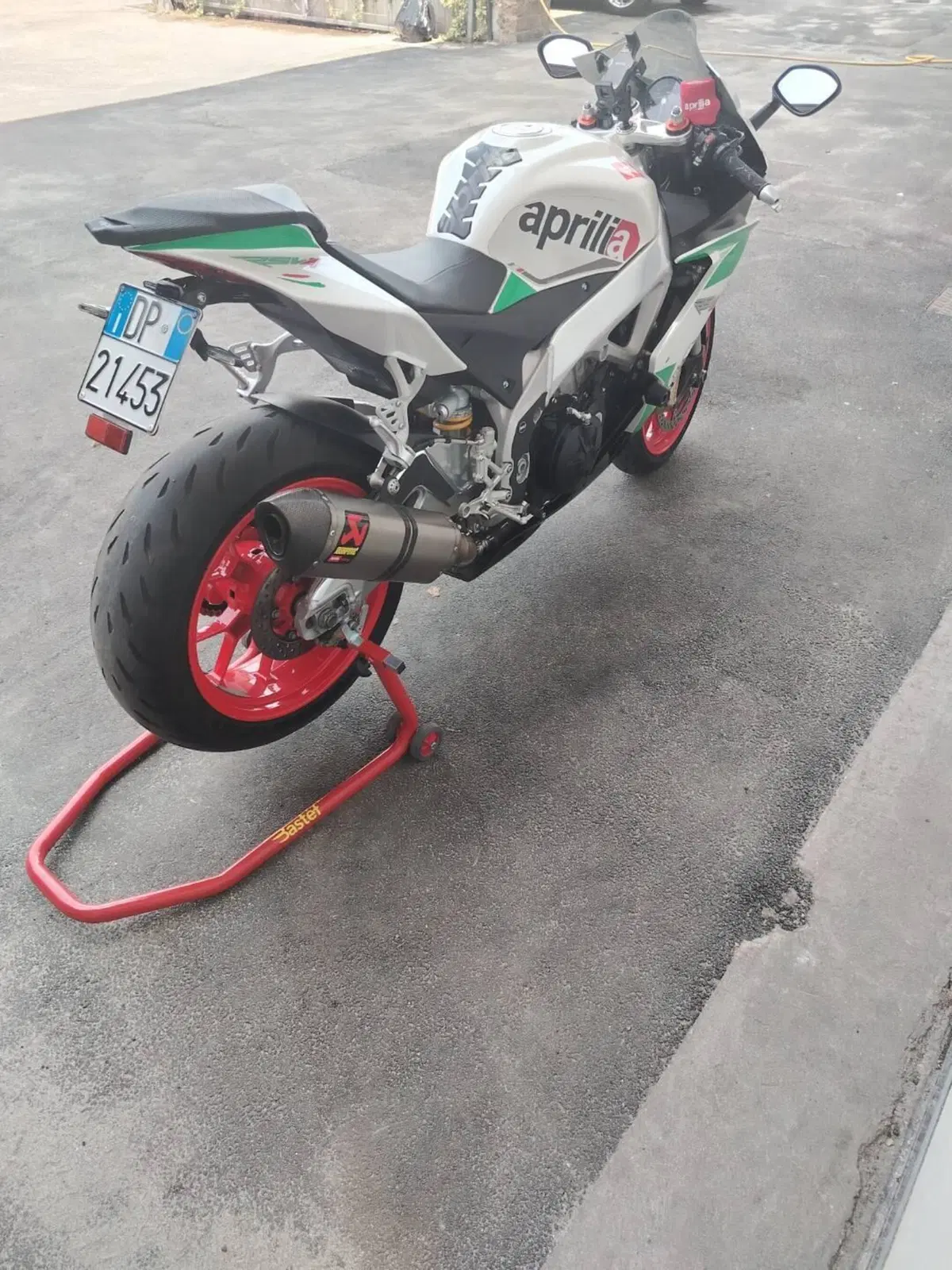 Aprilia RSV4 R (2009 - 12) (10)