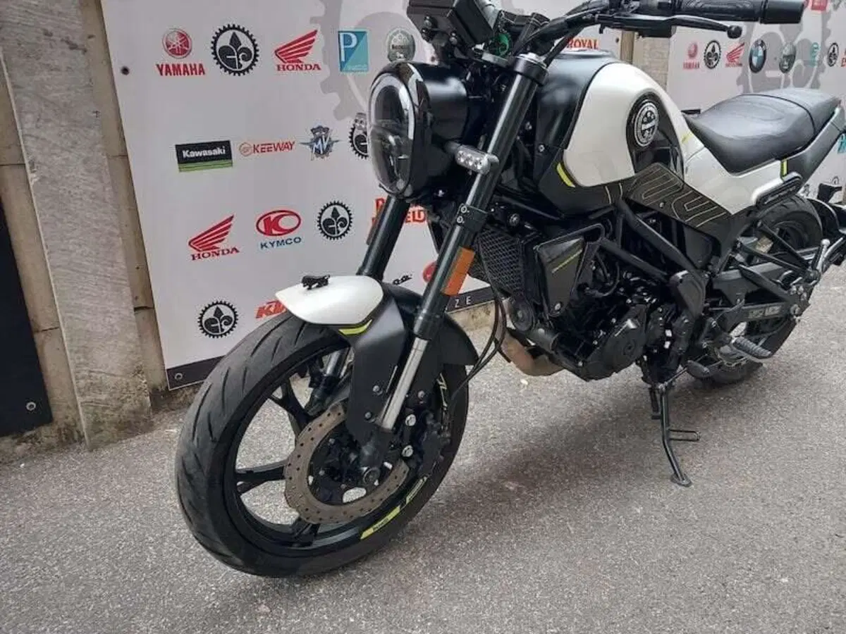 Benelli Leoncino 125 (2022 - 25) (15)
