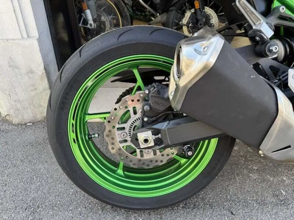 Kawasaki Z 900 (2021 - 24) (3)