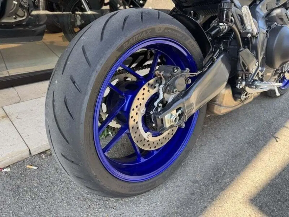 Yamaha MT-09 Y-AMT (2024 - 26) (2)