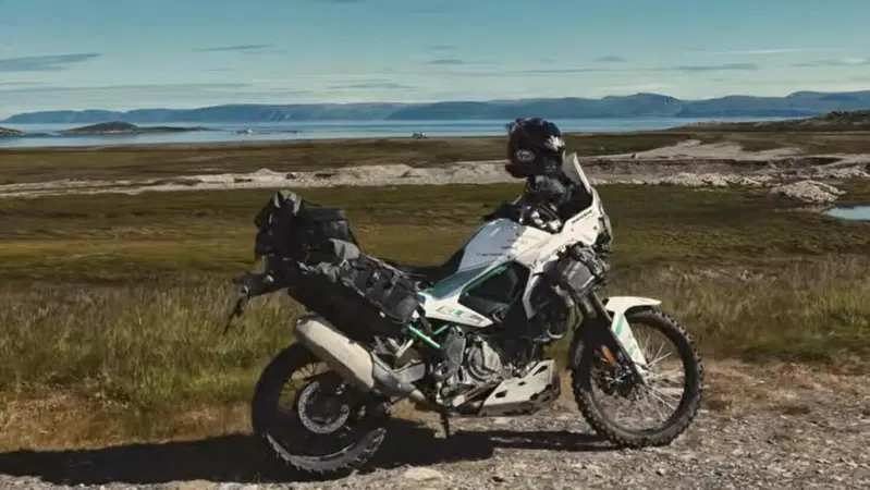 Con la Kawasaki KLE 500 alla Parigi-Caponord [VIDEO]