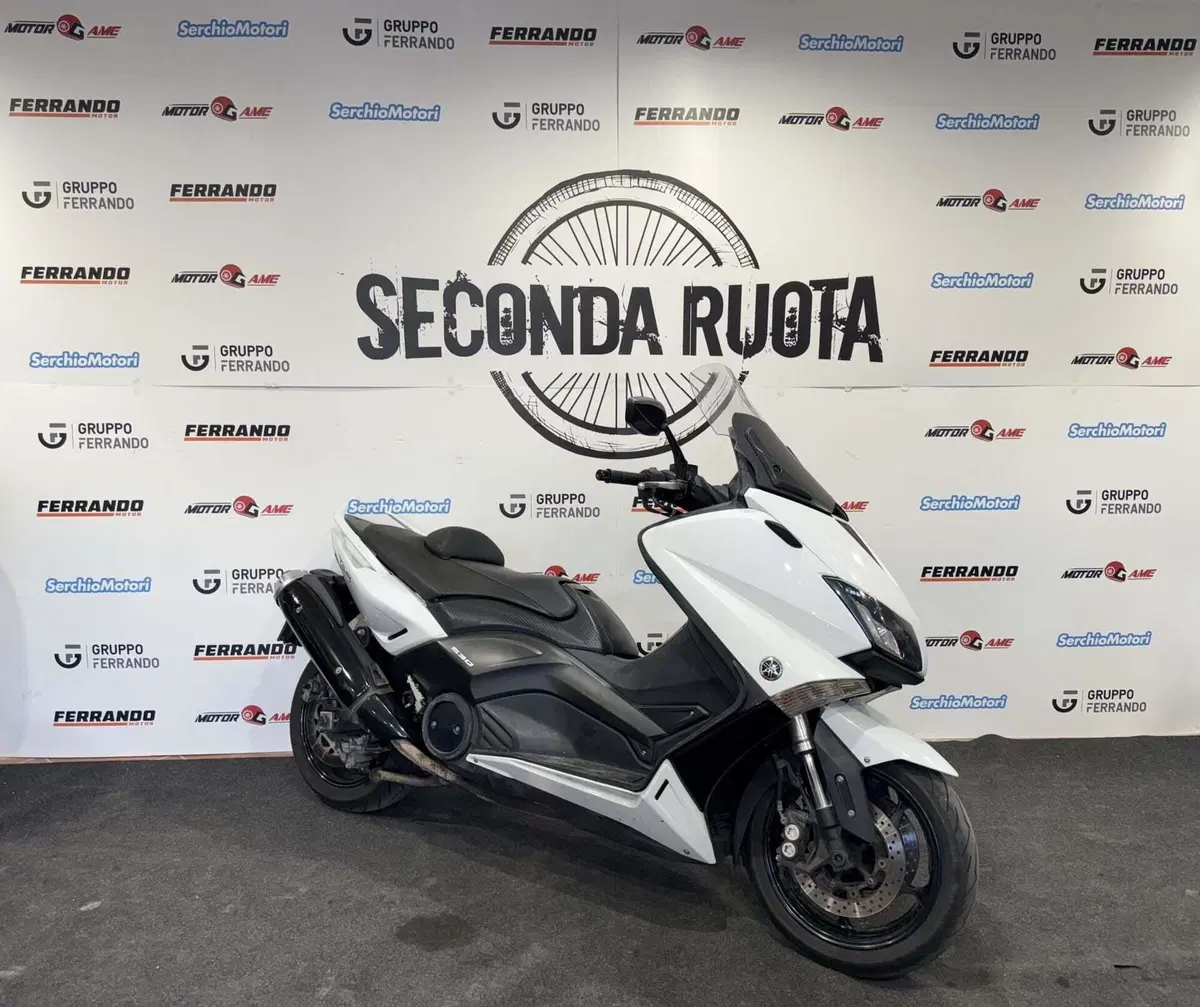 Yamaha T-Max 530 (2015 - 16) (2)