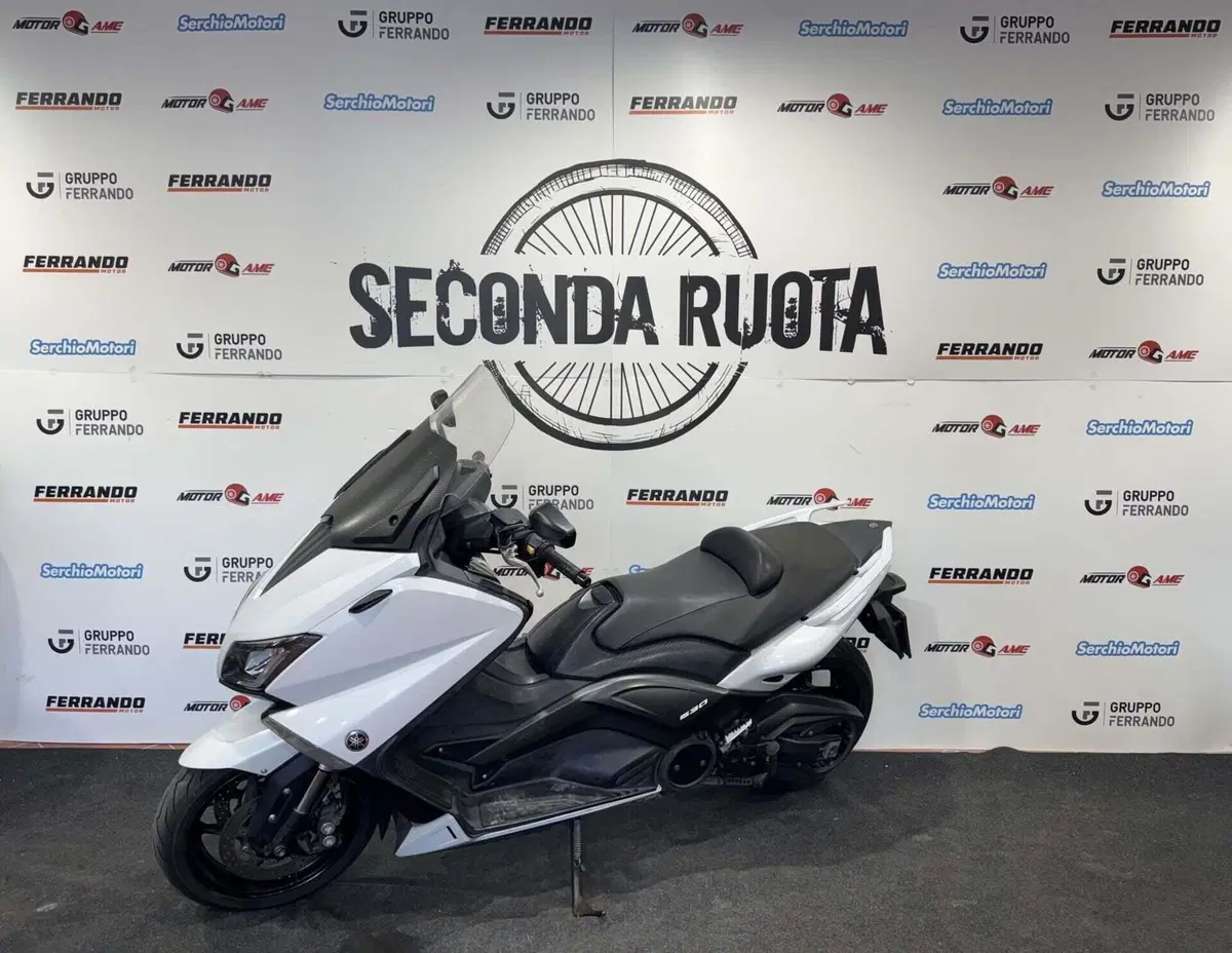 Yamaha T-Max 530 (2015 - 16) (3)