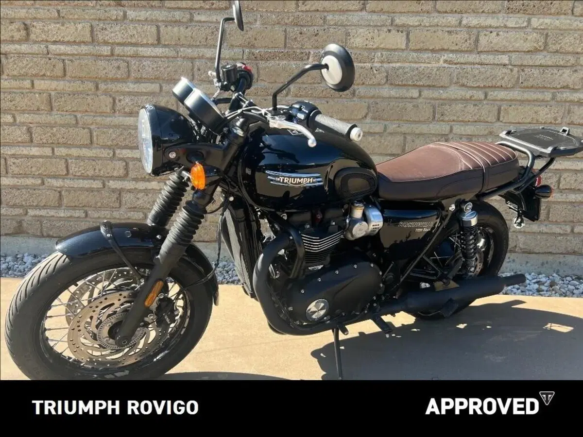 Triumph Bonneville T120 Black (2021 - 25) (4)
