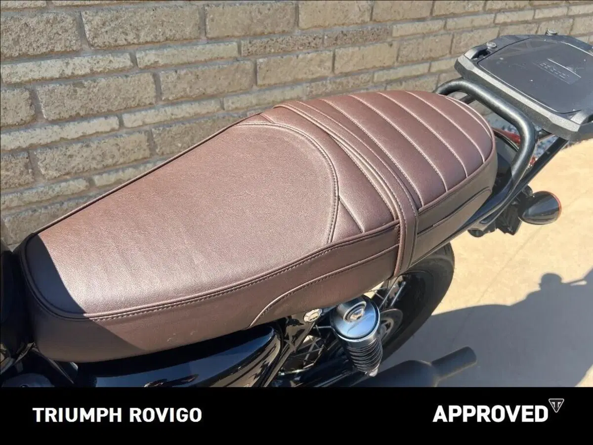 Triumph Bonneville T120 Black (2021 - 25) (5)