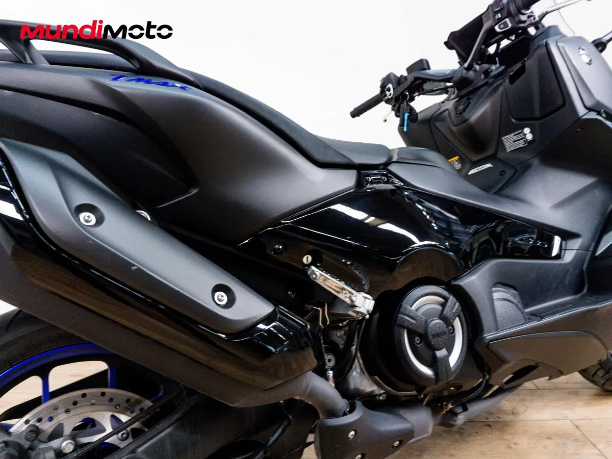 Yamaha T-Max 560 Tech Max (2025 - 26) (4)