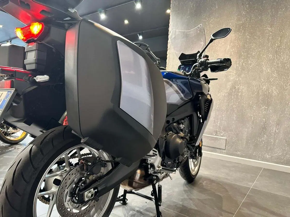 Yamaha Tracer 9 GT+ Y-AMT (2025 - 26) (14)
