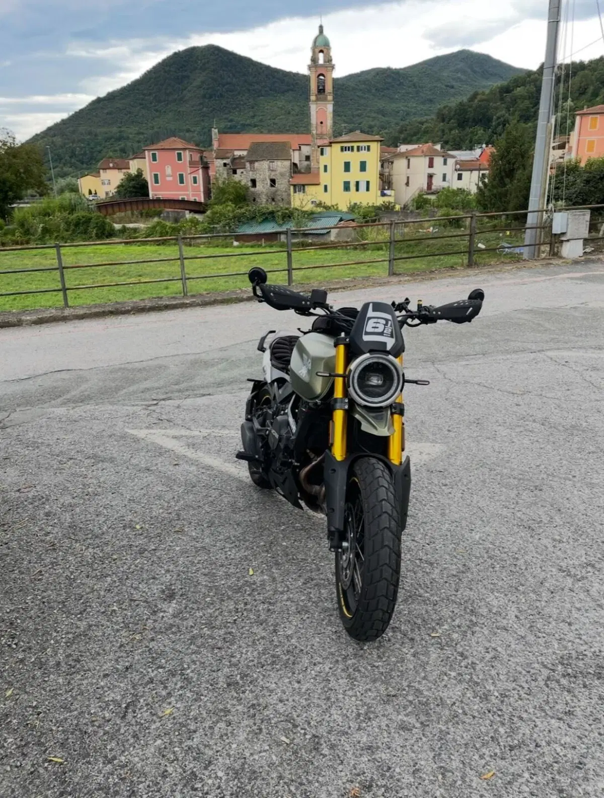Moto Morini SEIEMMEZZO SCR (2022 - 26) (2)
