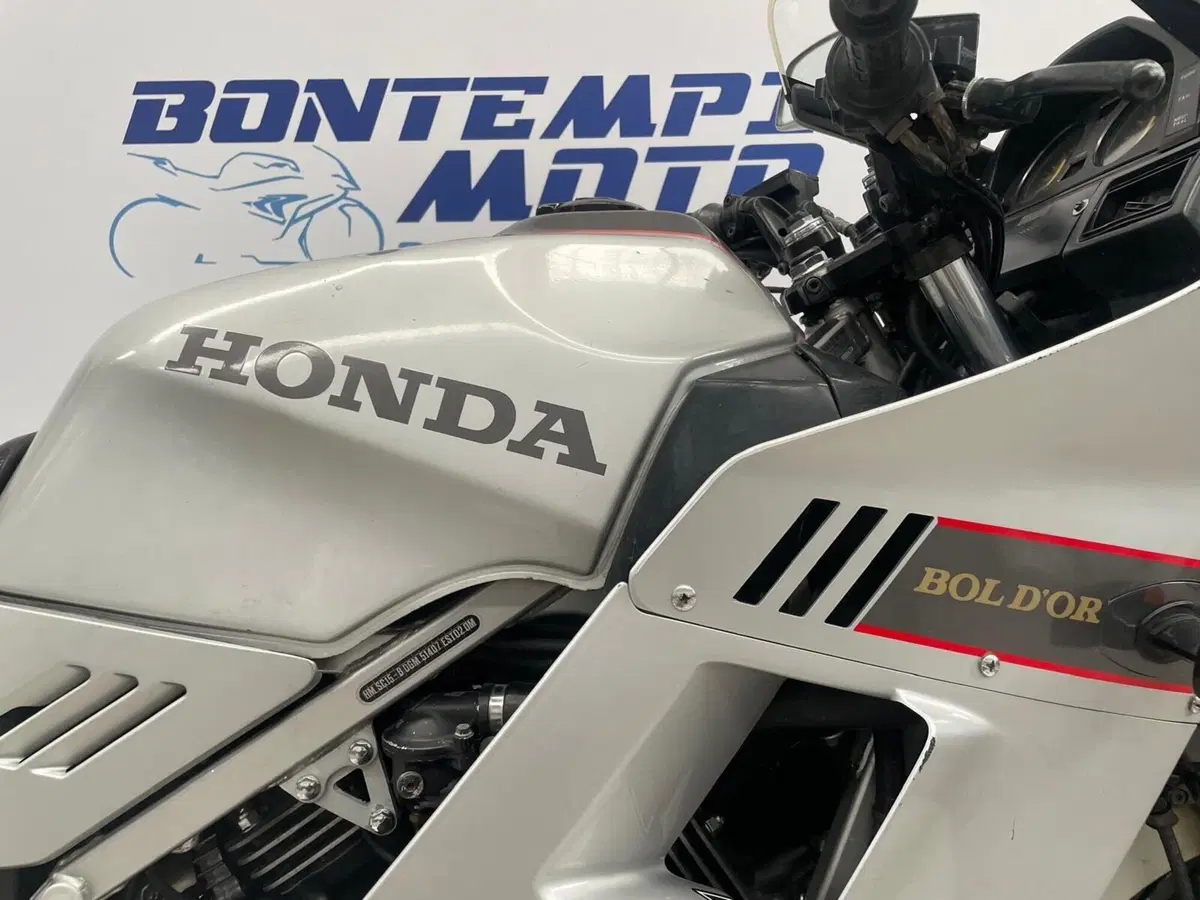 Honda VF 1000 F2 (1985 - 87) (6)